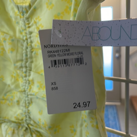 NWT Abound Green Yellow Moxie Floral crop top XS - Picture 2 of 2